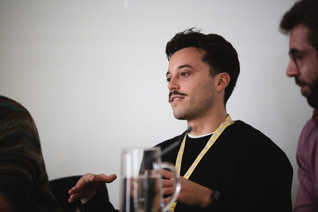 Geração Z vs Millennials: dois públicos, duas formas de viver (e comunicar) o turismo